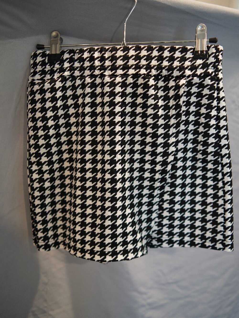 Women's Houndstooth Skirt